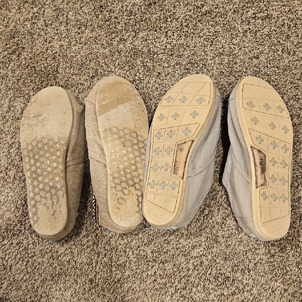 2 Pairs Of Toms Shoes - Picture 5 of 6